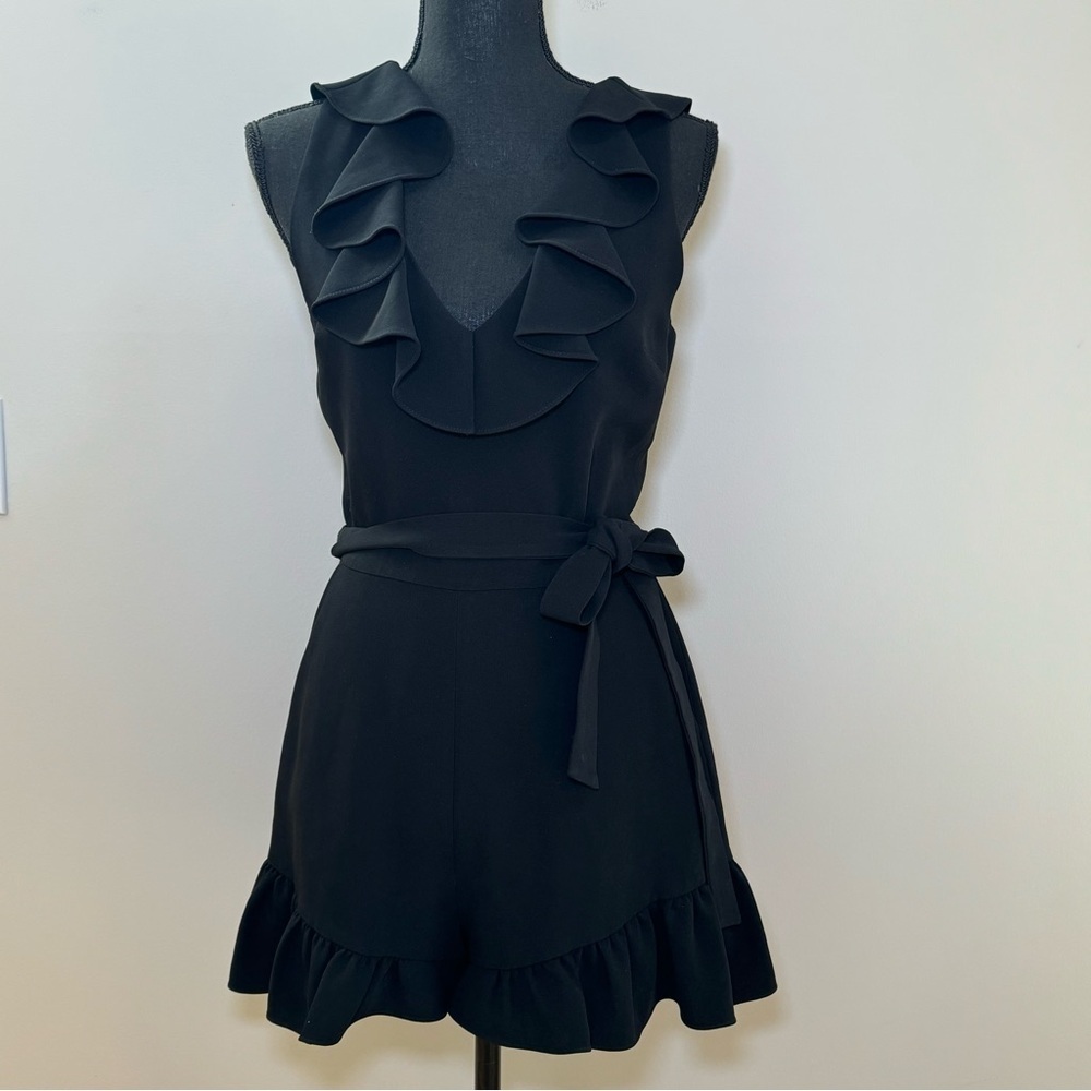 Elizabeth and James Shenzie Black Sleeveless Romper Ruffle V-Neck NWT Size 4 - Picture 2 of 9